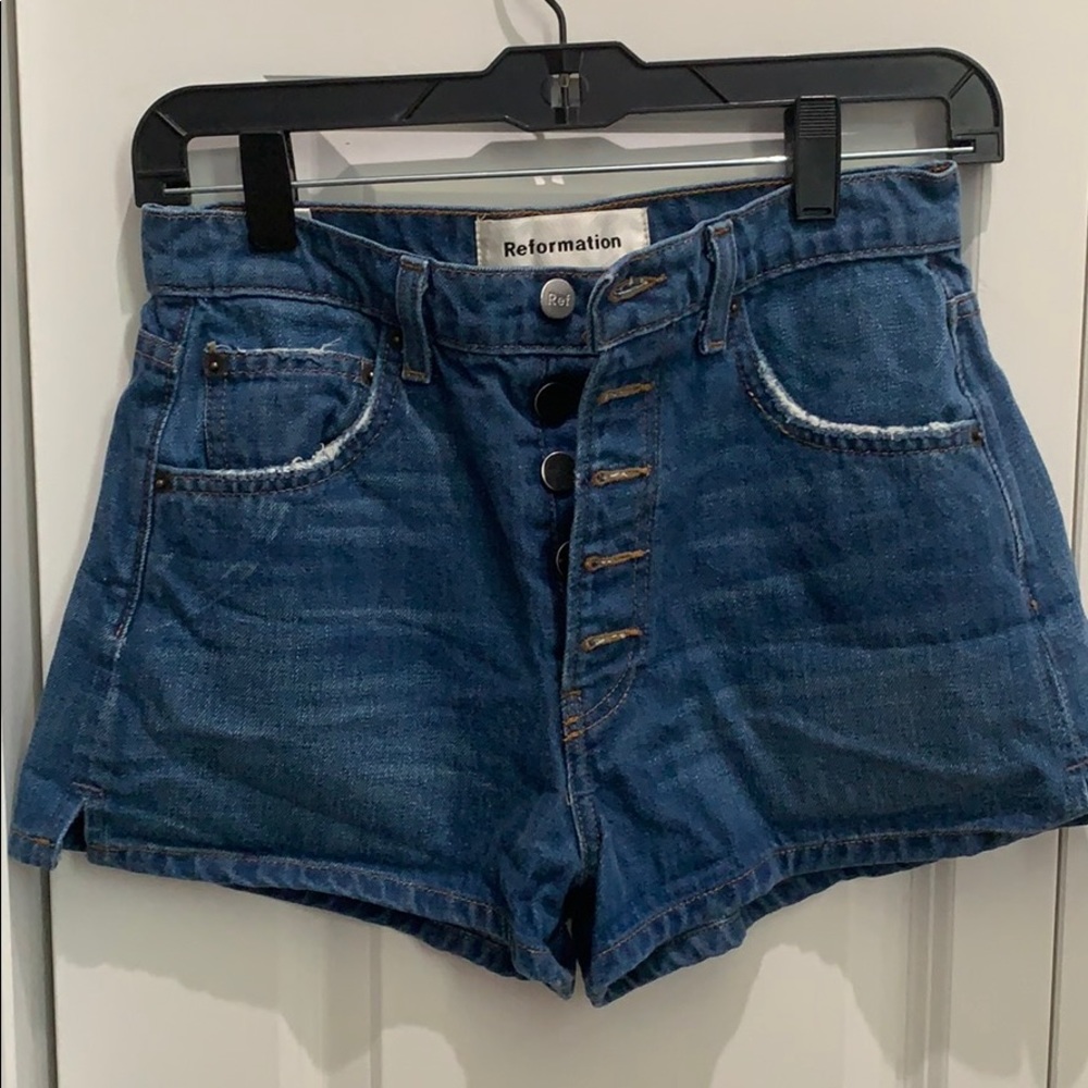 Reformation Charlie Shorts - Picture 3 of 7
